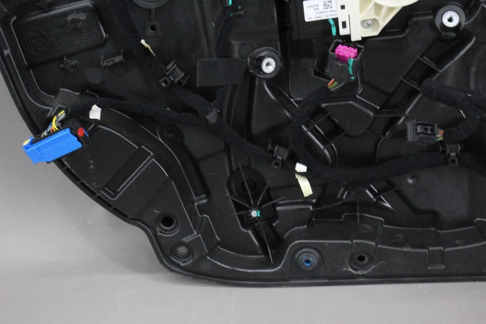 ✅17-19 Alfa Romeo Giulia Front Left Door Window Regulator & Carrier 65242103 OEM - Image 3 of 4