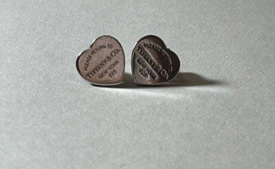 TIFFANY & CO STERLING SILVER HEART TAG STUD EARRINGS | eBay display picture 1