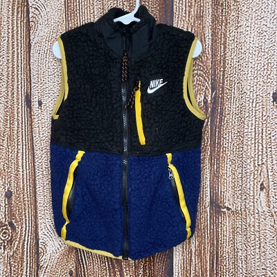 nike heritage essentials sherpa vest