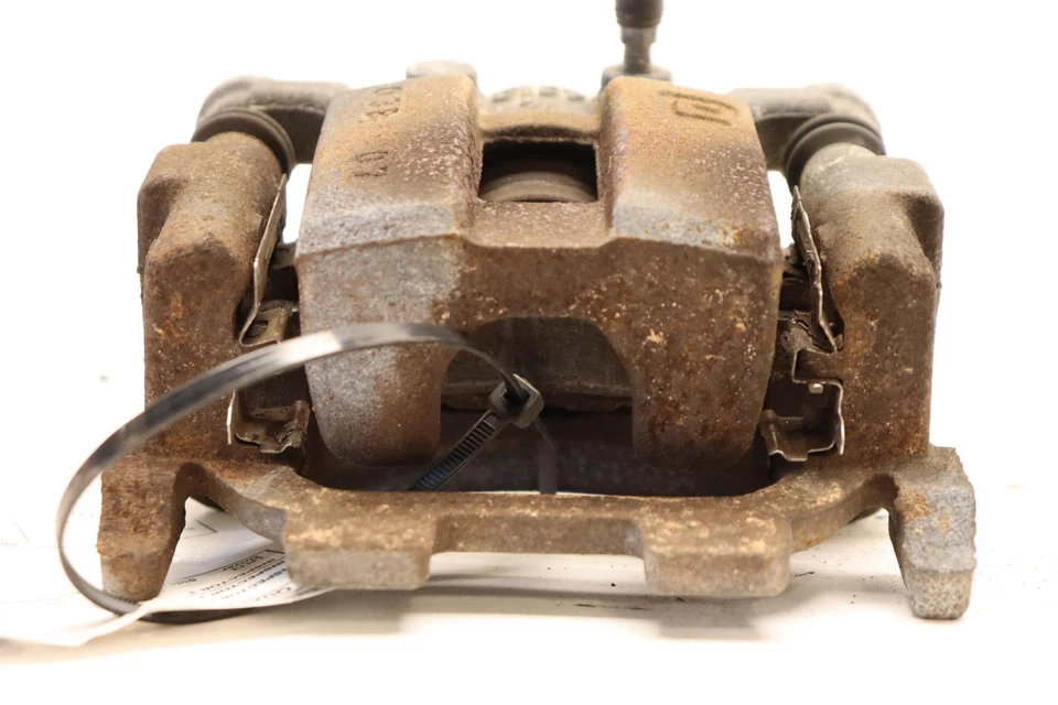 2009-2020 NISSAN 370Z ОСНОВАНИЕ ЗАДНИЙ ЛЕВЫЙ БОКОВОЙ ТОРМОЗ СУППОРТ OEM - Изображение 2 из 4