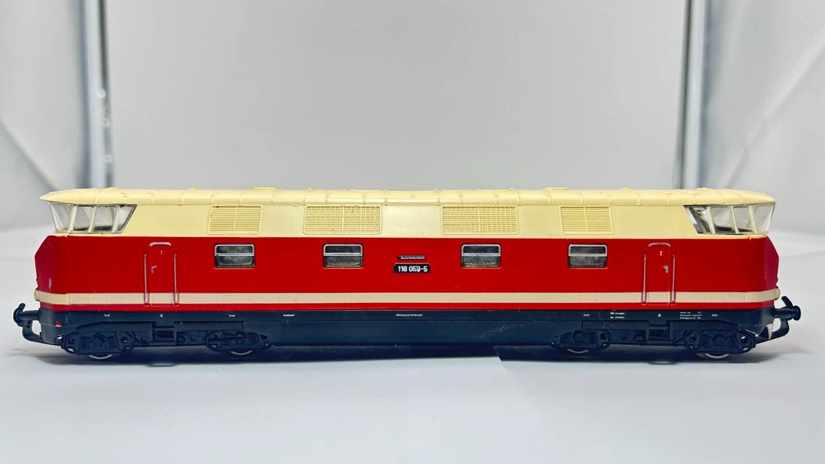 Gützold H0 - BR42 - Locomotiva a vapor com guarda - BR 42