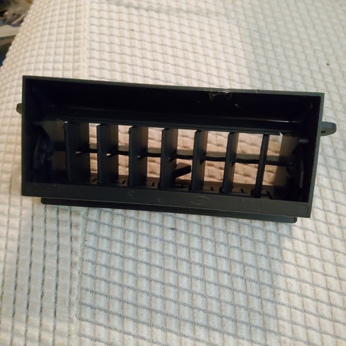 GM NOS 1982 - 1991 Pontiac 6000 Gray Air Deflector Vent 10019023  Gm oem - Bild 1 von 3