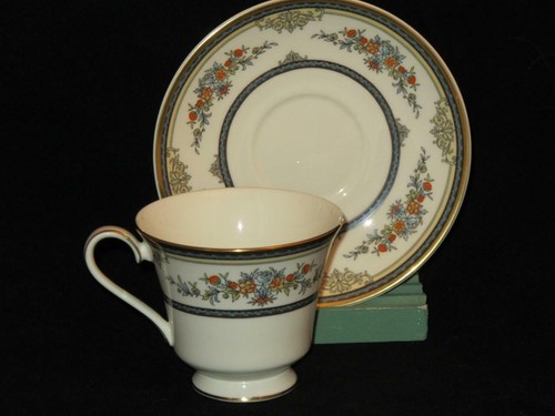 Minton Stanwood Gold Trim Teacup Cup & Saucer Set (s)