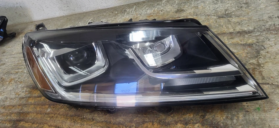 2015-2018 VOLKSWAGEN TOUAREG HEADLIGHT PASSENGER SIDE XENON LED OEM  *DC9169 - Image 3 of 4