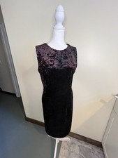 Tahari Women’s Dark Purple Velvet Knee Length Goth Cocktail Dress Size 8 NWT 