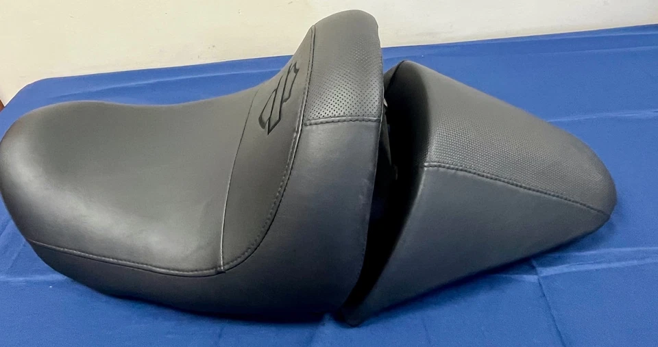 Asiento y asiento de pasajero Harley Davidson V-Rod Foto 4 de 4