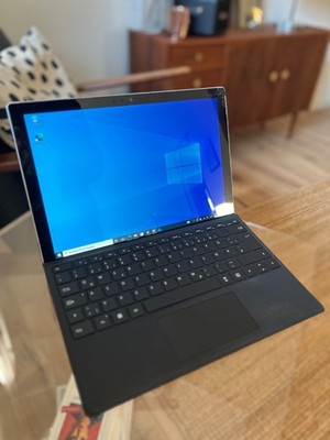Microsoft Surface Pro 5 i5 8GB RAM 128GB SSD mit Surface Pro Keyboard