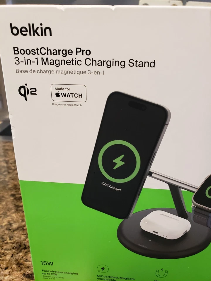Belkin BOOSTCHARGE Pro 3-in-1 Qi2 Magnetic Wireless Charger - Image 2 of 4