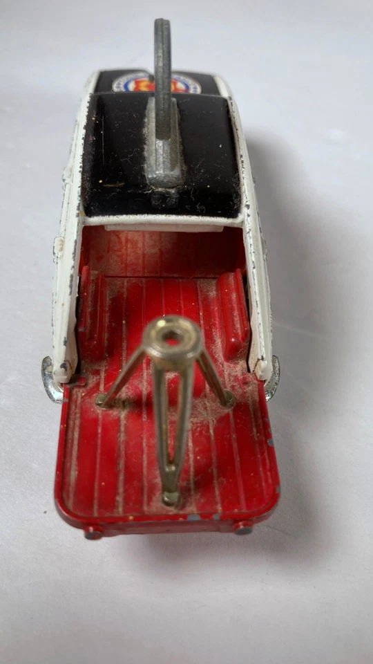 Corgi Toys GS13 Renault 16 TS Tour De France Paramount Film camera car - Image 4 of 4