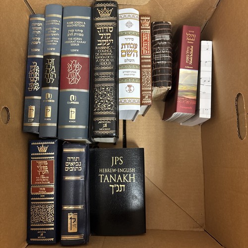 Jewish Prayer, Study Lot - Siddurs, Torahs, Machzor, Tanach, Tehillim