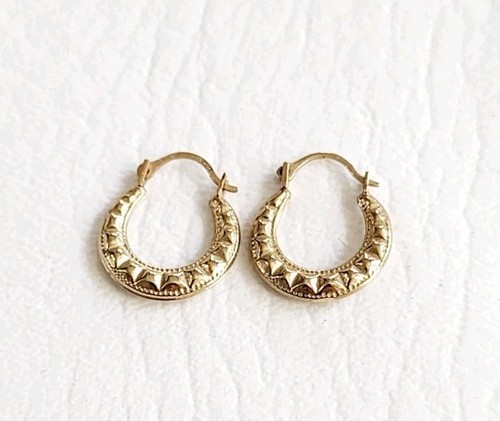 10k Yellow Gold Dimond Cut Hoop Earrings Textured .75" .43g