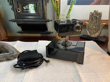 2009 Eye Clops Kids LED Mini Projector +Matching Power Adapter JAKKS Eyeclops