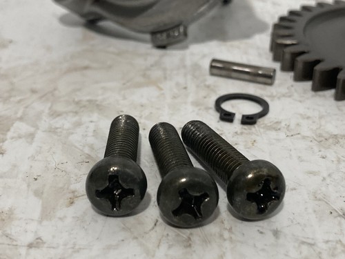 1997 Suzuki Marauder 800 Oil Pump (OEM) - Picture 2 of 8