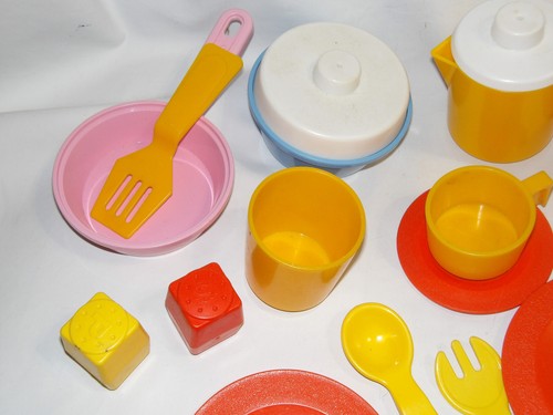 1980'S VINTAGE FISHER PRICE FUN WITH FOOD KITCHEN STOVE ACCESSORY BUNDLE IN GUC - Picture 2 of 11