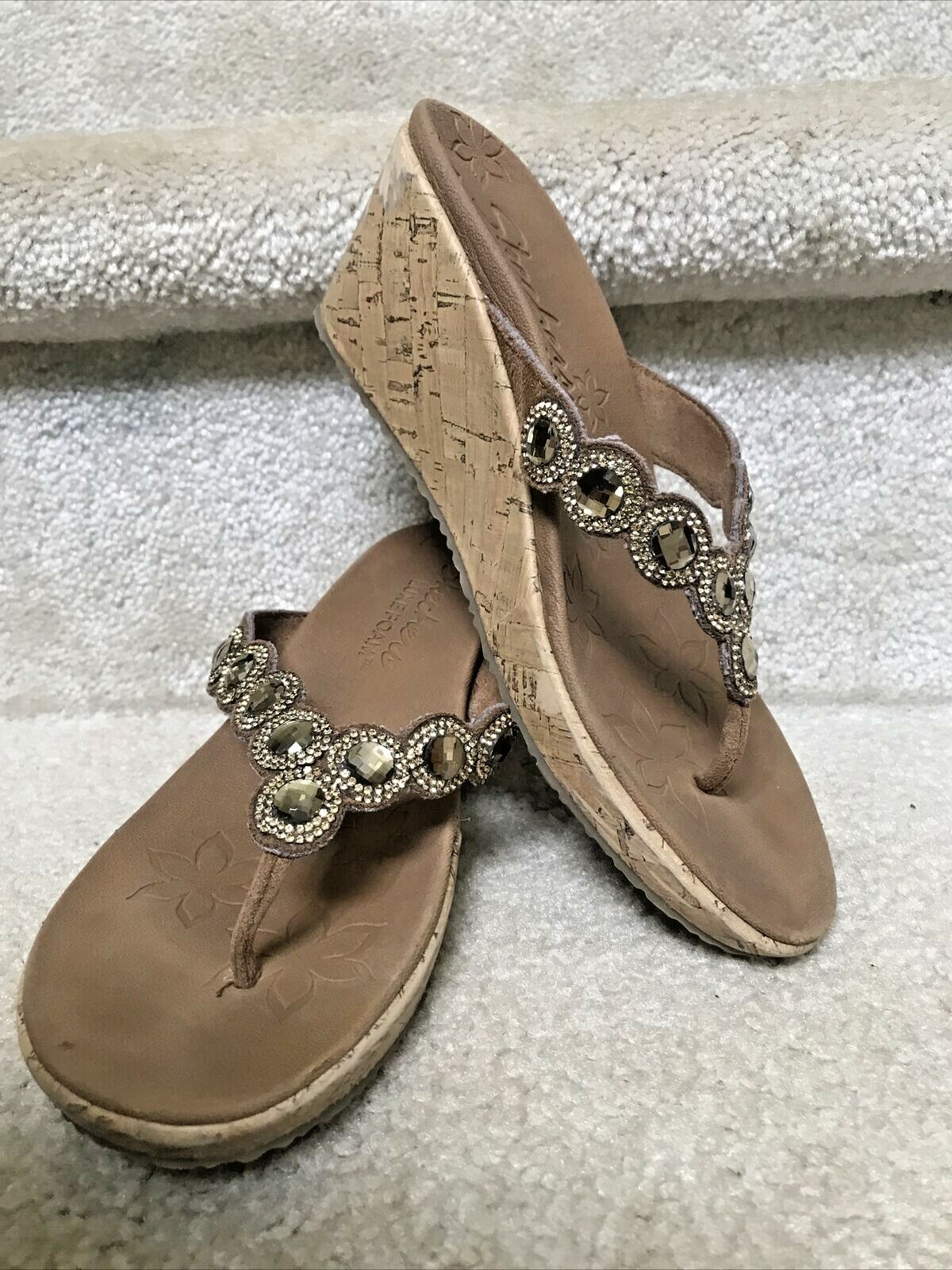 Skechers 31724 Tan Luxe Foam Wedge Thong Slip On Sand… Gem