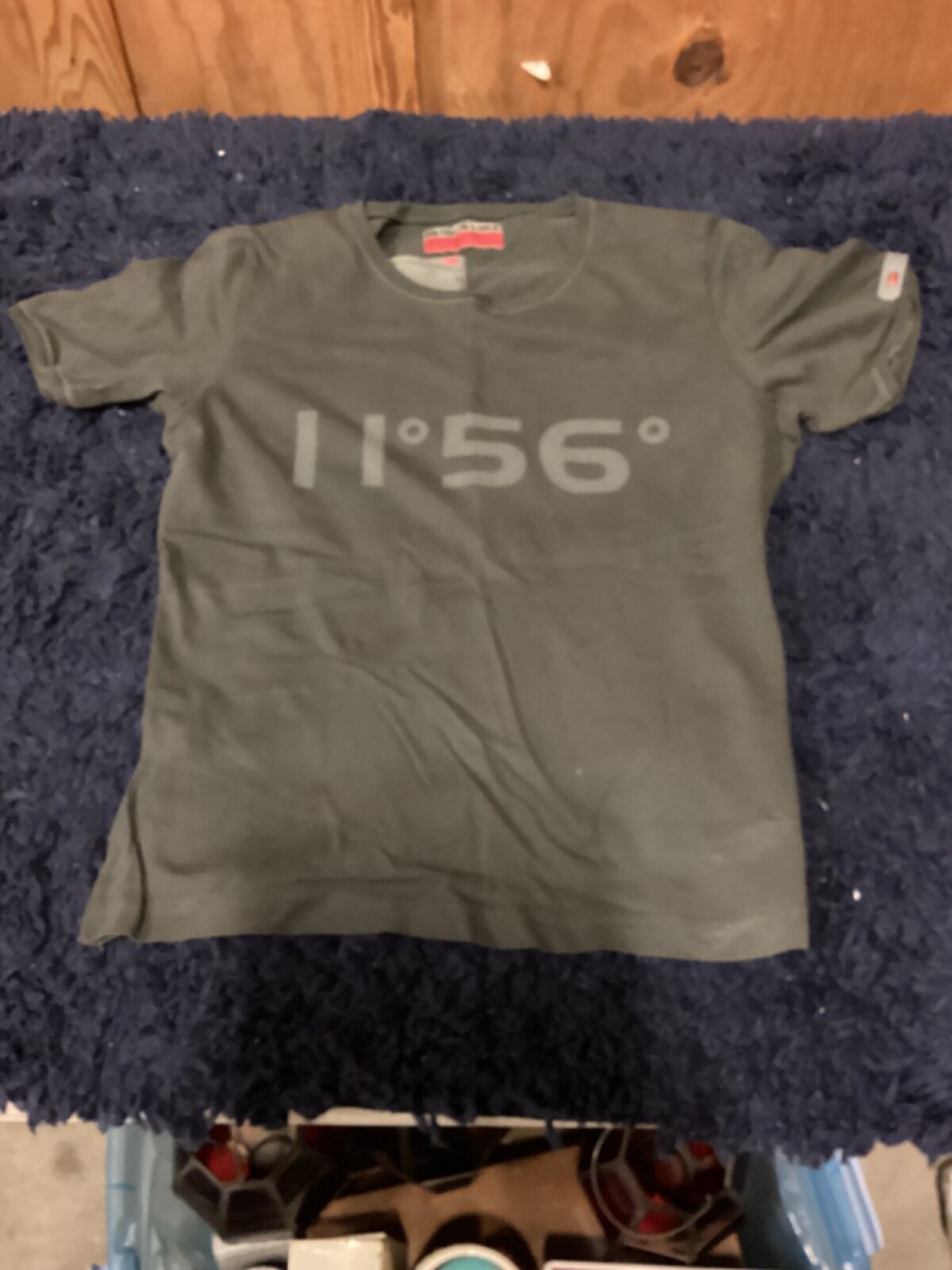 Petroleum T-Shirt Clothing Women&rsquo;s Medium Shirt Gray Size 