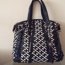 Ladies Trending Bi-color Woven Leather Stylish Zip Double Handles Medium Bag