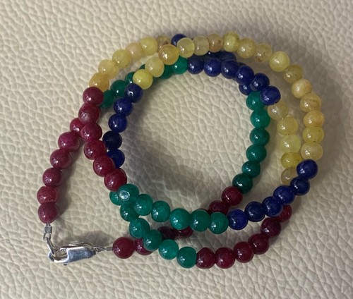Collar 46,5 cm Esmeralda, rubi, zafiro azul y amarillo. Cierre plata de ley. - Imagen 2 de 6
