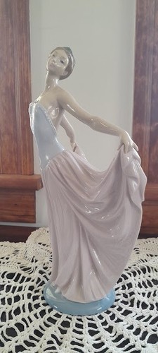 Lladro The Dancer Ballerina Ballet Porcelain Figure #5050 with Box - Picture 6 of 9