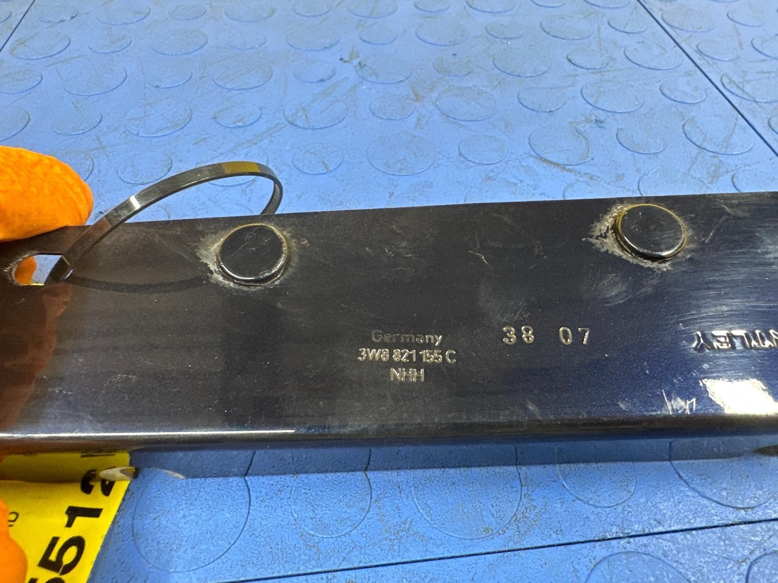 06 07 08 BENTLEY Continental GT Coupe Front Left Fender Bracket OEM 3W8821155C