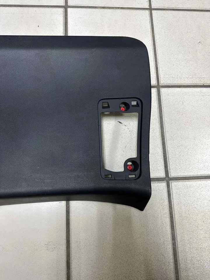 Toyota Highlander puerta trasera 20 24 tapa maletero embellecedor inferior panel cubierta OEM 647800E100 Foto 4 de 4