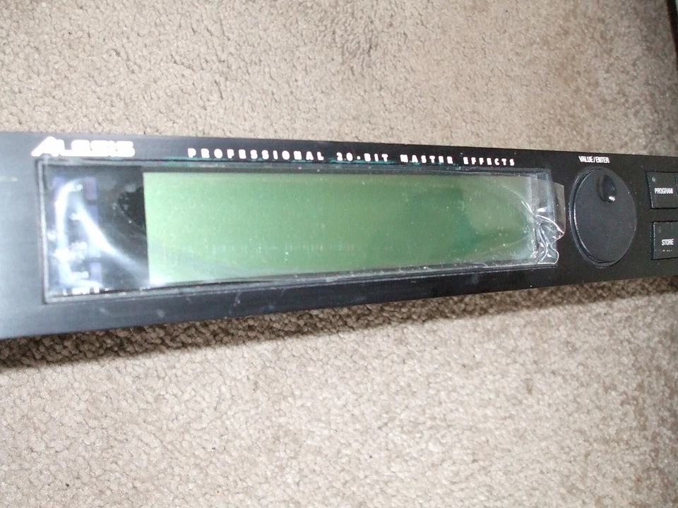 Alesis Q20 with 300 Programs including unique Special Shadows 100 Presets Eprom - Image 4 of 4