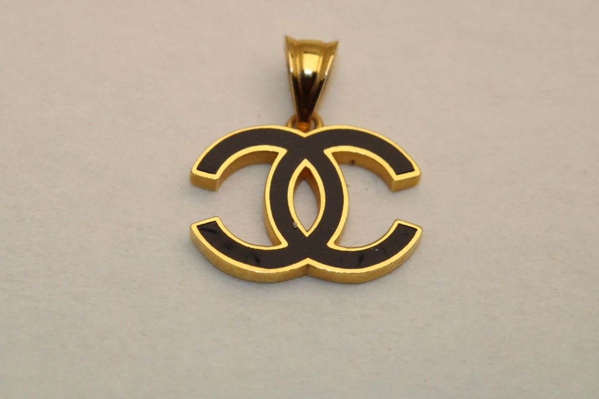 瑠衣＠CHANELロゴペンダントトップヴィンテージ CHANEL with Vintage Fashion Necklaces & Pendants for sale - eBay