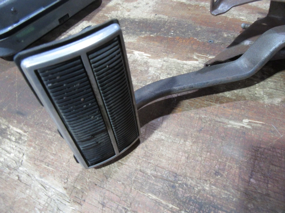 1967 Chevrolet Impala Caprice внутреннее крепление педали тормоза в сборе основание автоматическое - Изображение 2 из 4