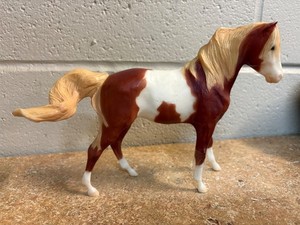 Breyer Mesteno's Mother Chestnut Pinto horse Spirit Kiger Rain 751103