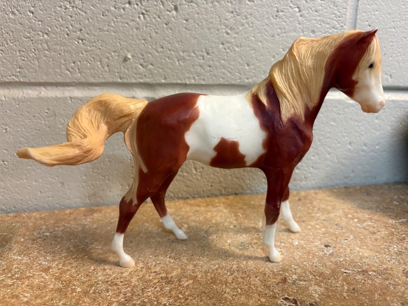Breyer Mesteno's Mother Chestnut Pinto horse Spirit Kiger Rain 751103