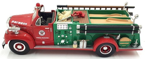 First Gear 1/34 Scale 19-2368 - 1960 Mack B-61 Pumper Texaco Paragon - Bild 3 von 7