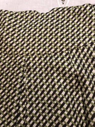Falda Banana Republic talla 6 forrada hasta la rodilla 100 % seda plisada llamarada - Imagen 8 de 8
