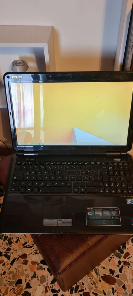 laptop pc portatile notebook 15,6" Asus K50IJ 4gb ram 500gb hdd Seagate windows8 - Immagine 3 di 4