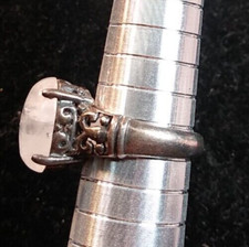 925 Women Sterling Silver Ring With a stone.