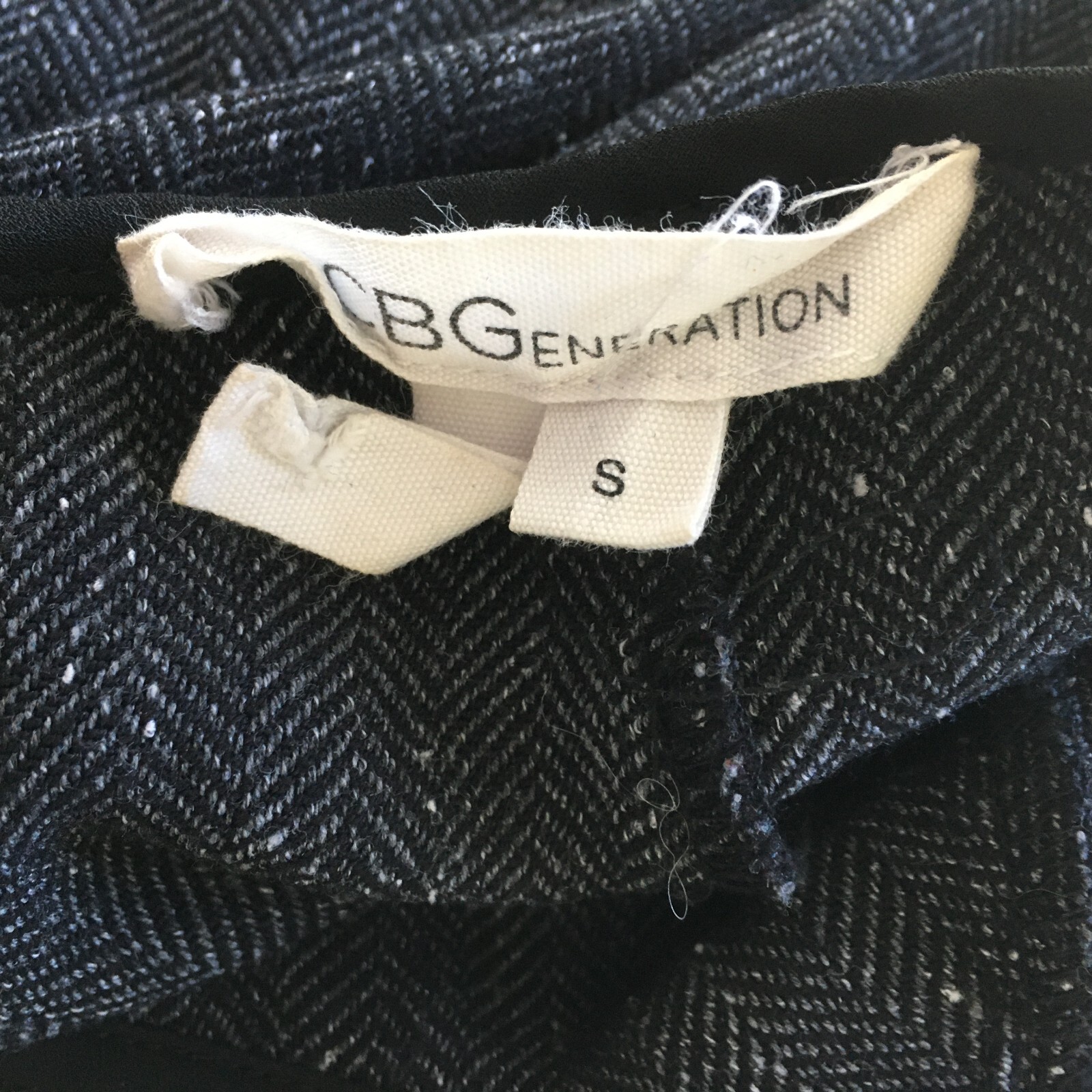 BCBGENERATION Black White Gray Herringbone CITY O… - image 2