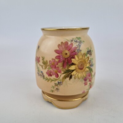 Antike Royal Worcester Vase Blush Elfenbein verziert Blumen 8 cm hoch