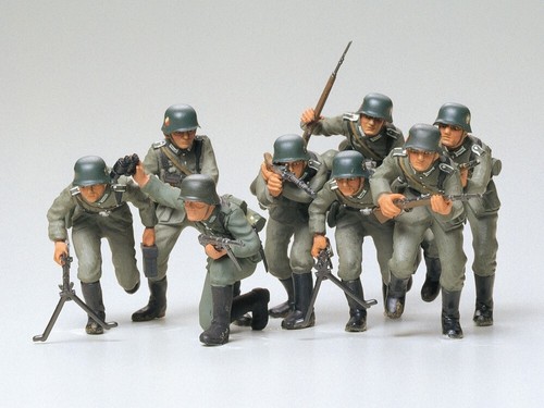 LOTTO 5 PEZZI: SCALA 1:35 ITALERI 6584 +TAMIYA 35061+35061+35026 + CATALOGO WWII - Foto 17 di 24