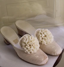Daniel Green Vintage Sz 7 AA Sexy Ivory Sateen Brocade Pom Heeled Slipper Shoe