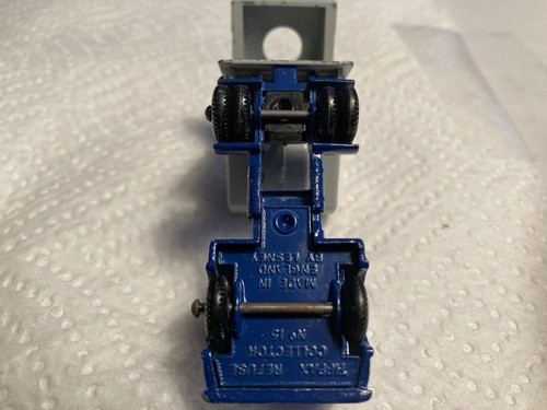 Matchbox Lesney Garbage Truck NO 15 with Hole - Picture 6 of 7