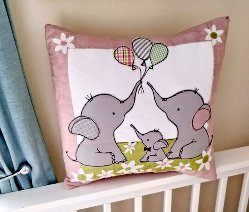 Baby Elephants Cushion Cover Sewing Instructions by Helen Newton - Foto 3 di 8