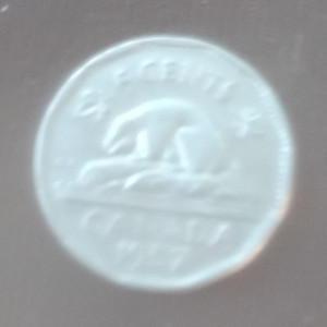 1977 Canada 25C Twenty-Five Cents Caribou Variety Coin - Queen Elizabeth II