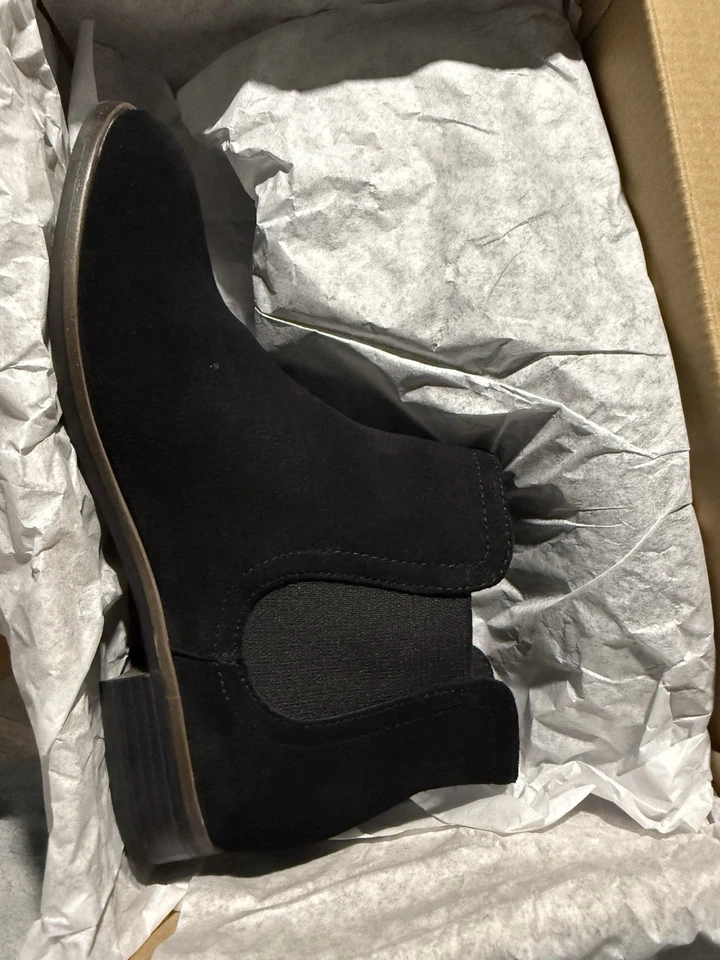 Clark’s Trish Chelsea Black Suede Ankle Boots Size 6.5 - Image 1 of 3