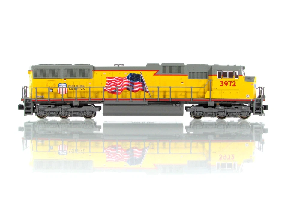 N Scale ***UNION PACIFIC*** SD70M Locomotive, UP 3972 ---- Kato 176-7504, w/ DCC - Image 2 of 4
