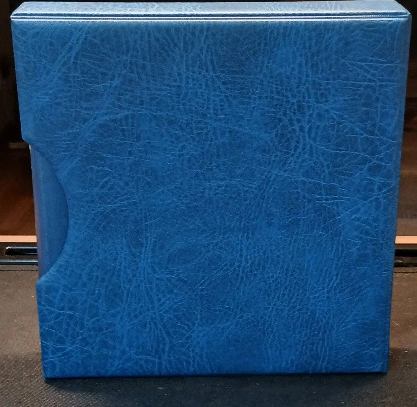 Álbum e estojo de selos Lindner azul 18 anéis - Imagem 2 de 4