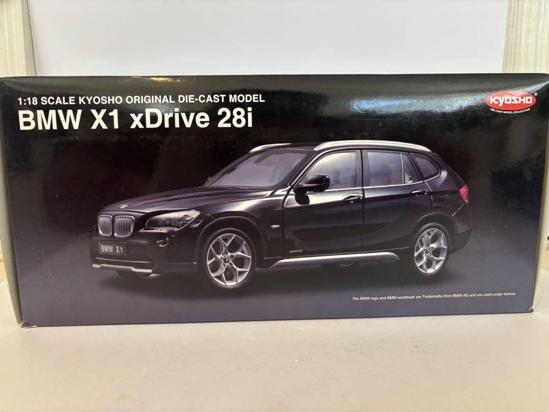 BMW X1 xDrive 28i E84 ミニカー京商 1/18 Kyosho 1/18 Kyosoh E84 BMW X1 xDrive 28i (White) Diecast Car Model