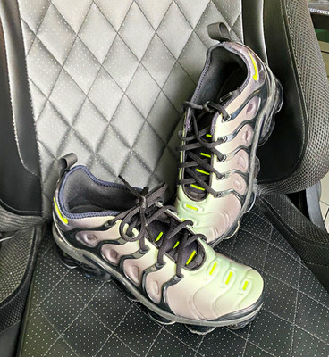Nike Air VaporMax Plus Sneaker EU 42 Grau/Schwarz/Gelb CW7478-001