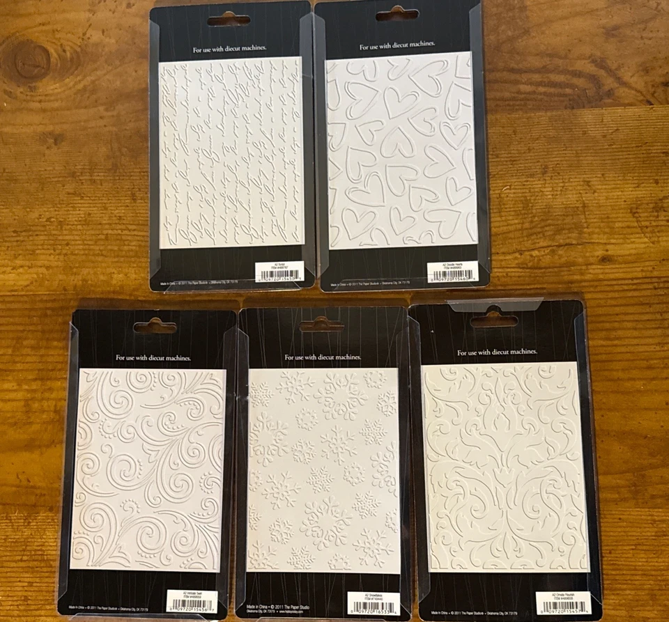 Sizzix Texture Boutique Embossing Machine Grey On Grey+ 5 Embossing Folders - Image 3 of 4