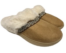 Isotoner Womens Memory Foam Slippers Buckskin Small MSRP 40 NEW Ships Free