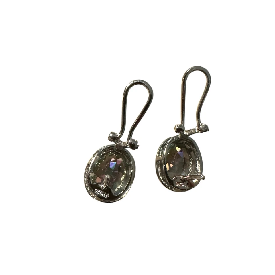 Pendientes de topacio de fuego místico con postes de plata de ley Foto 3 de 3