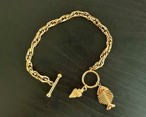 Authentic Fishbone And Conch Charm Bracelet 18K Gold Plated 8" Toggle Closure Pre-Owned